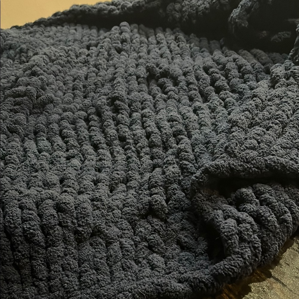 Cozy Textured Blanket in navy Blue